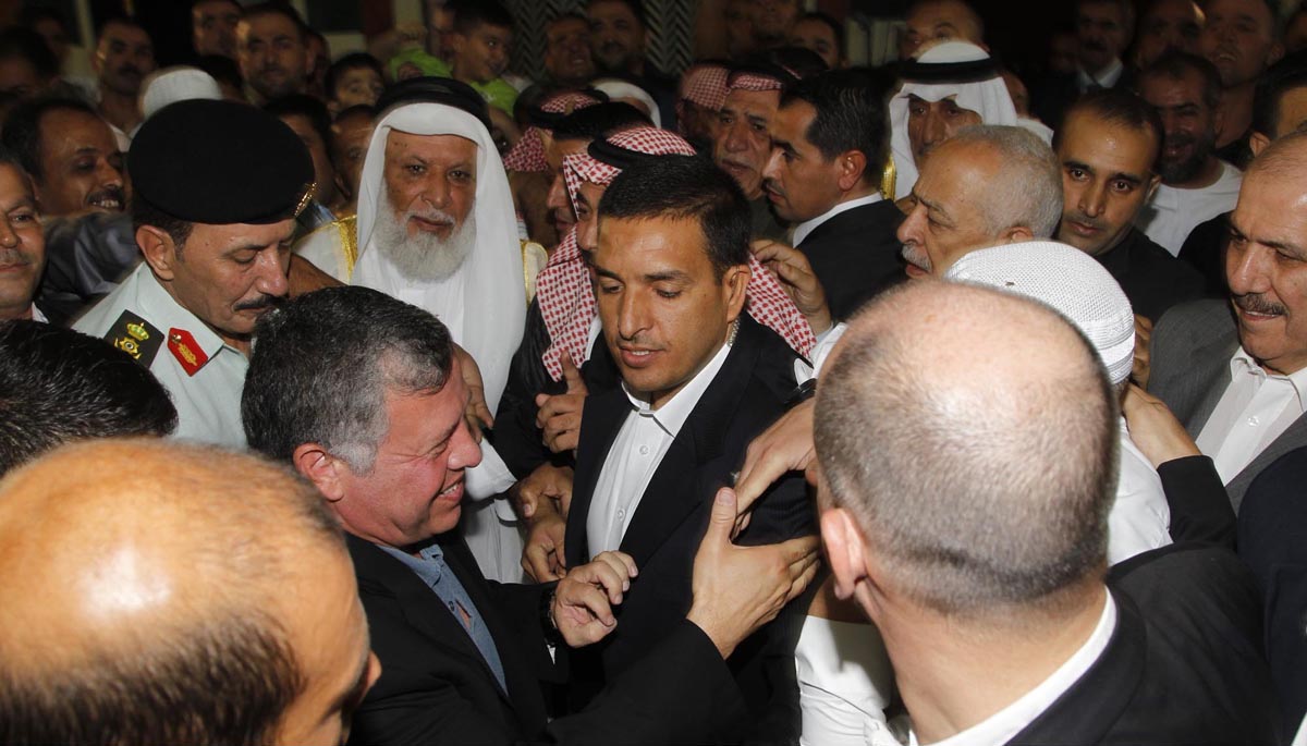 الملك يشارك جموع المصلين أداء صلاة عيد الفطر السعيد