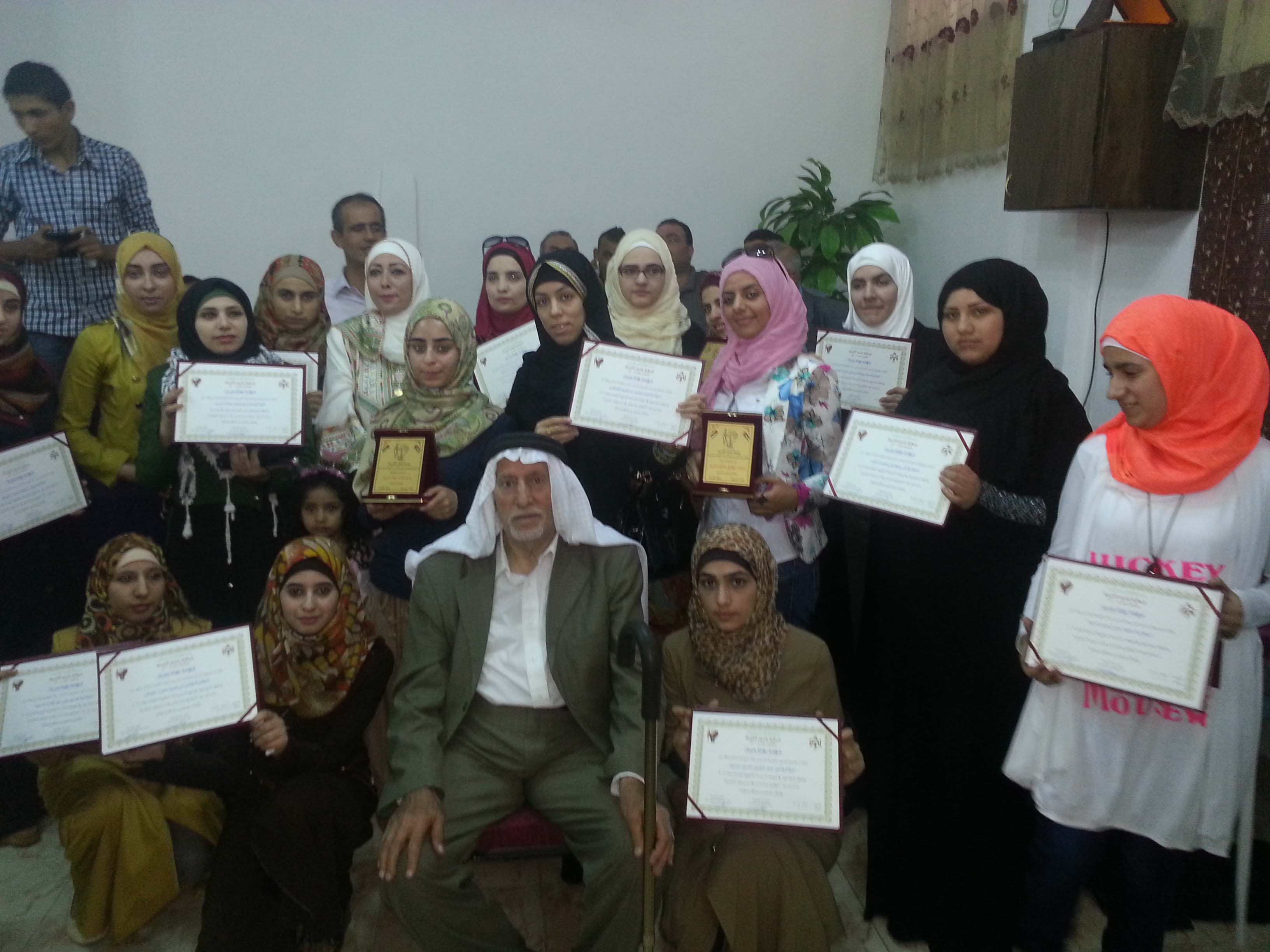 جميعة ياسور الخيرية تحتفل بطلبتها الناجحين والخريجين