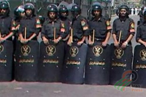 الامن المصري يعزز وجوده حول قصر الاتحادية والمحكمة الدستورية