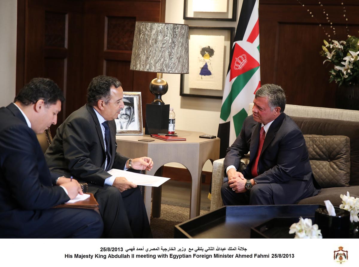 الملك يستقبل وزير الخارجية المصري