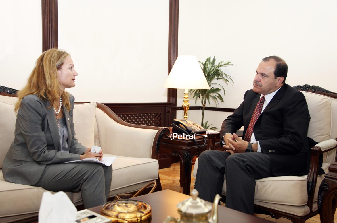 وزير الداخلية يلتقي رئيسة بعثة الصليب الاحمر في الاردن