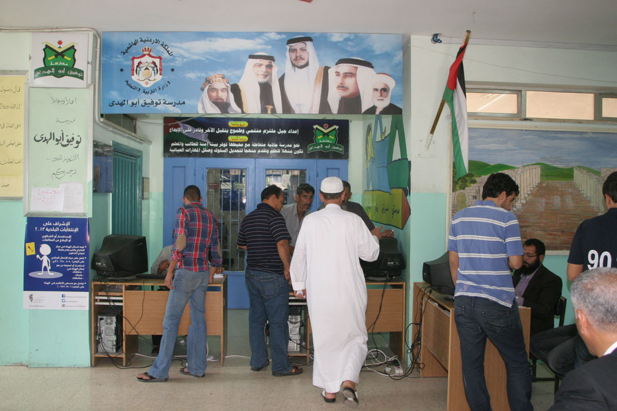Jordanians start electing their representatives in municipalities
