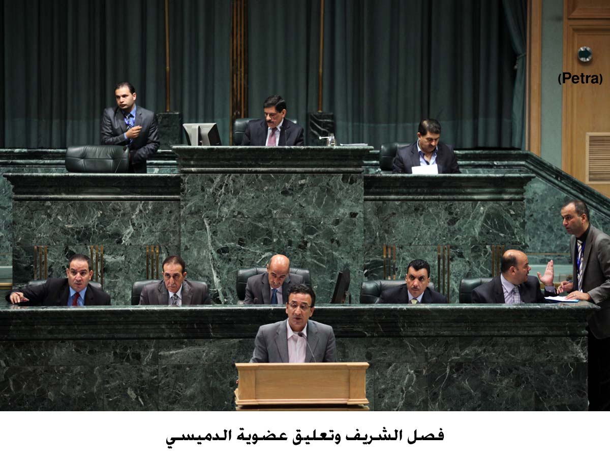 فصل الشريف وتعليق عضوية الدميسي