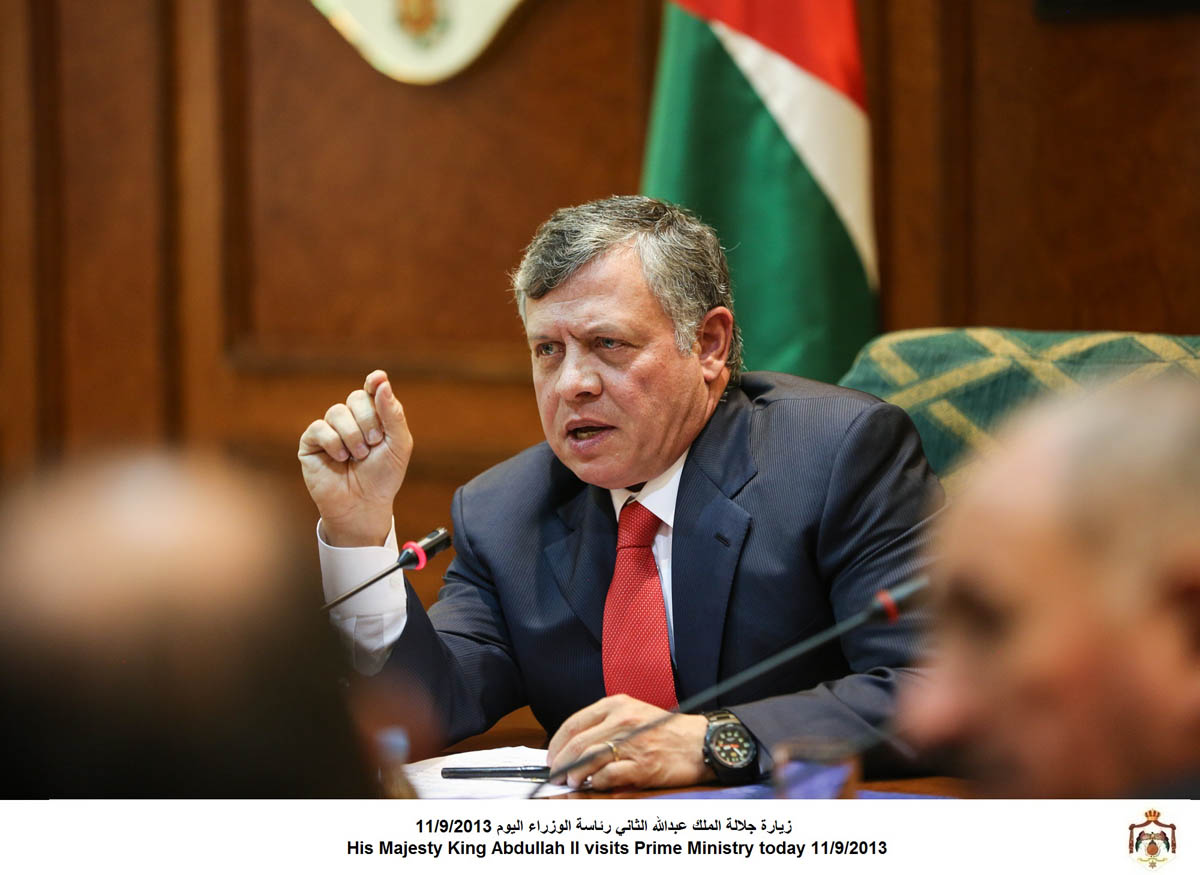 الملك يؤكد الثقة بالمستقبل ومواصلة مسيرة الإنجاز