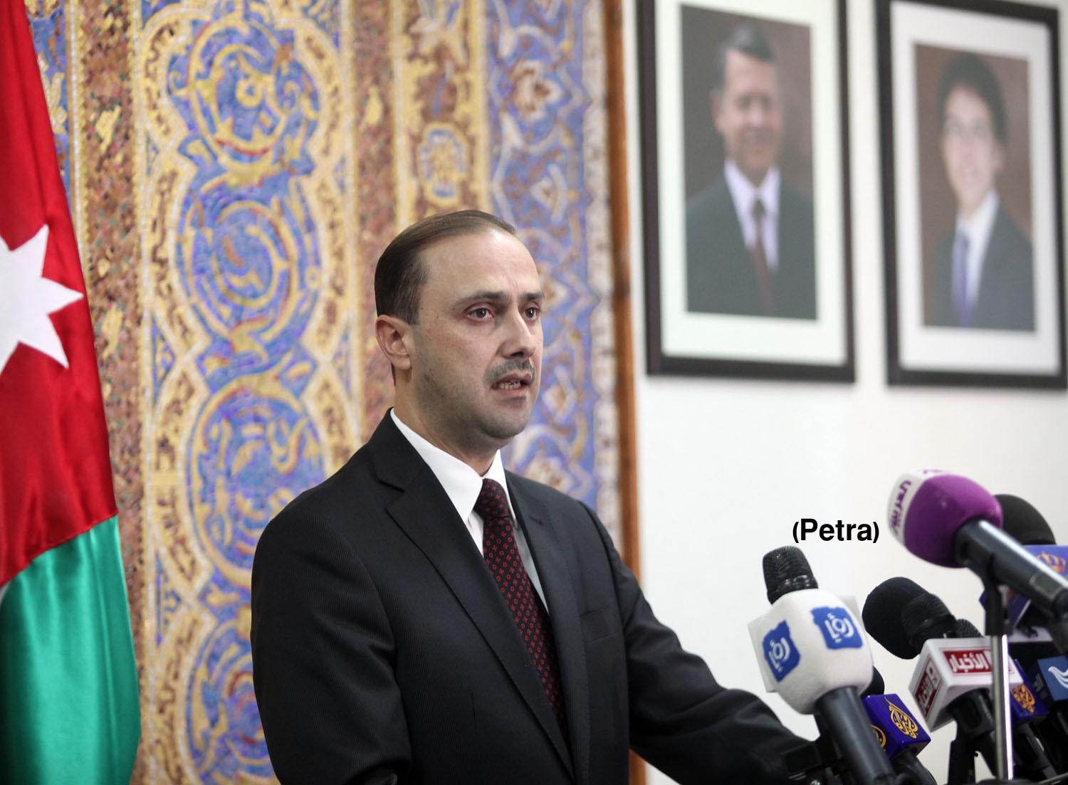 المومني: الملك وجه الحكومة للاستمرار بالعمل الميداني