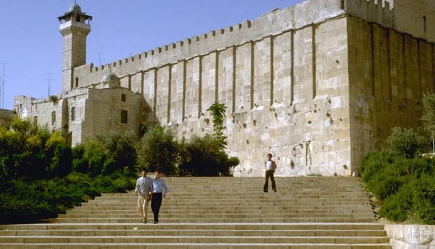 الاحتلال يغلق الحرم الإبراهيمي بالخليل مساء الجمعة والسبت