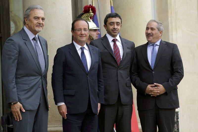 الرئيس الفرنسي يلتقي وزراء خارجية الأردن والسعودية والامارات