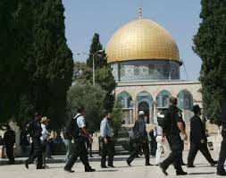 قوات اسرائيلية خاصة تنتشر في باحات المسجد الأقصى المبارك