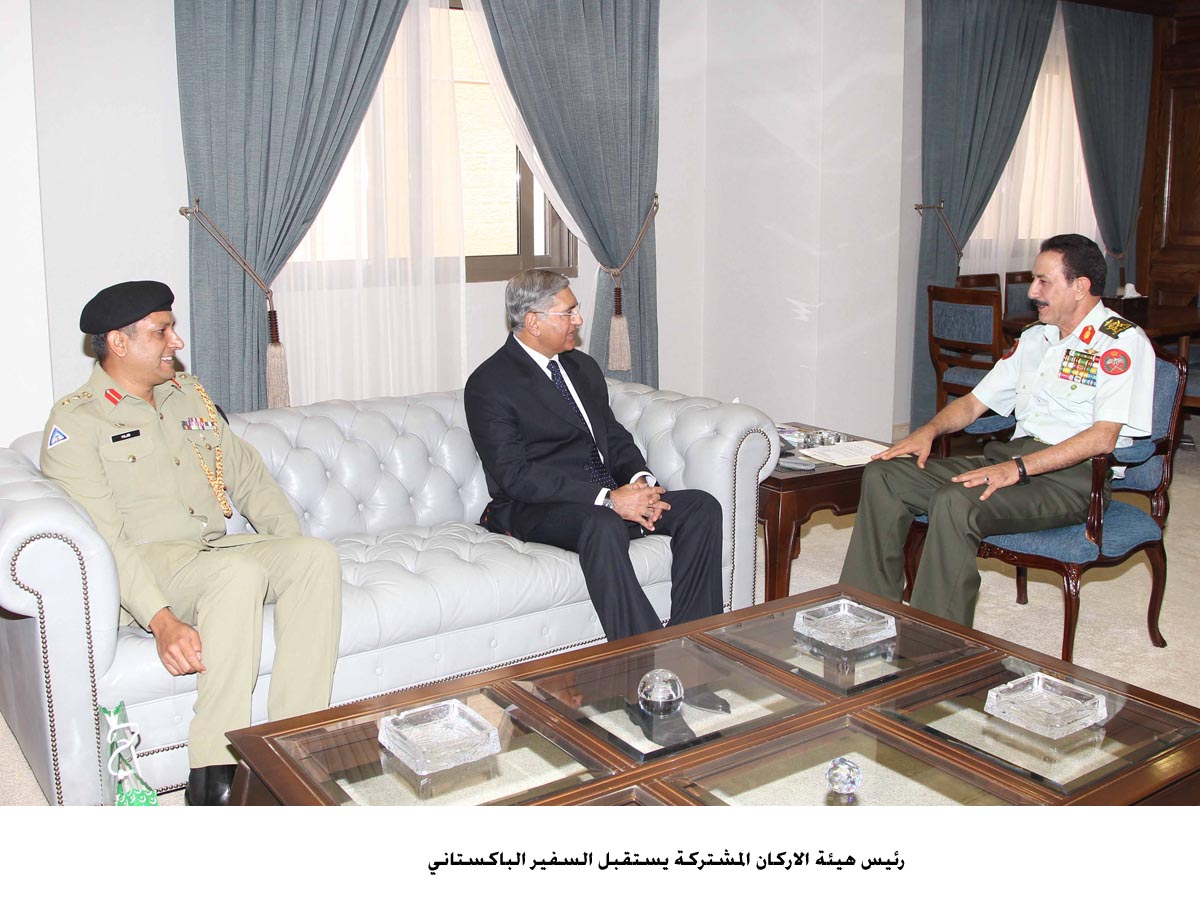 رئيس هيئة الاركان المشتركة يستقبل السفير الباكستاني