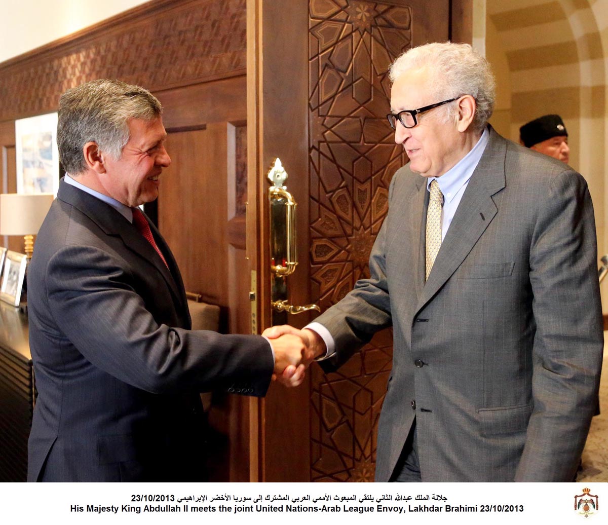 King meets UN and Arab League envoy to Syria