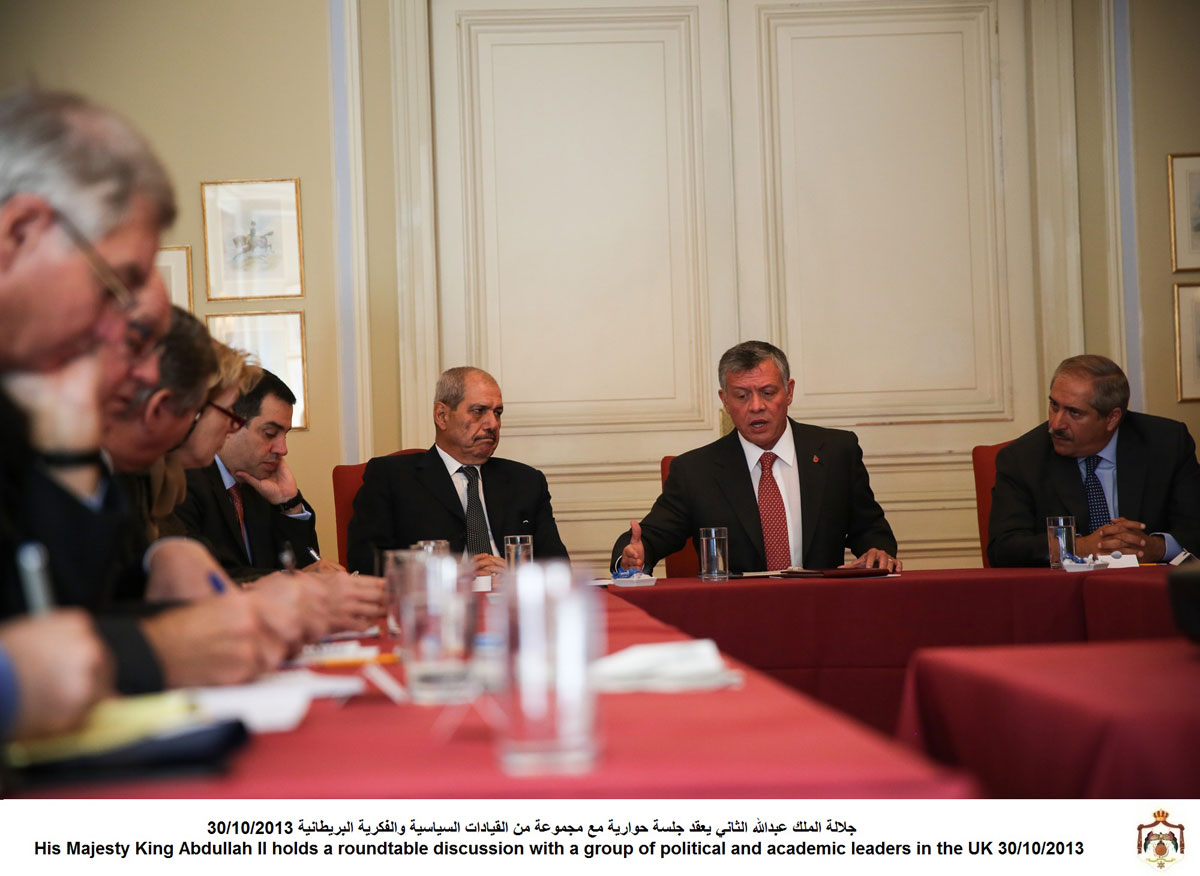 King meets British politicians, intellectuals