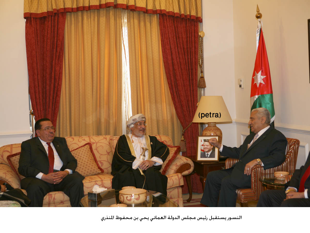 PM meets chairman of Omani State Council