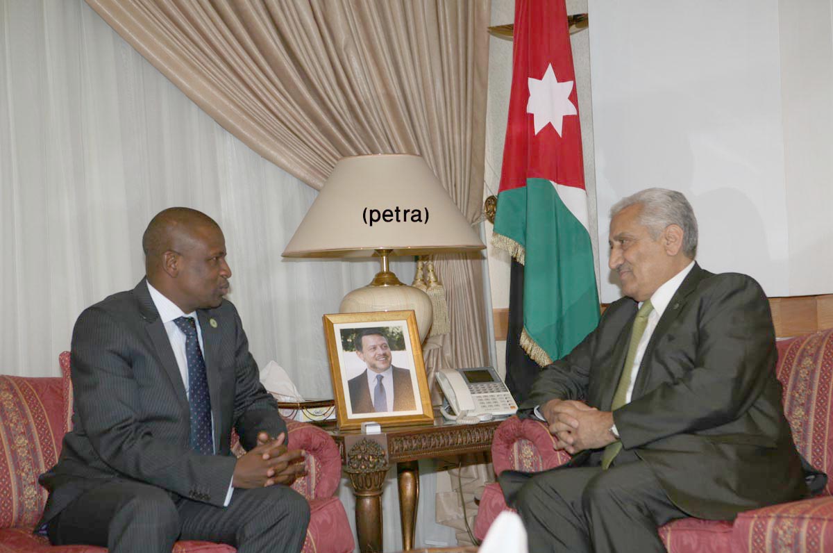 PM, foreign minister of Comoros discuss ties, Mideast