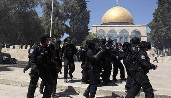 Israel closes Al-Aqsa Mosque to worshippers