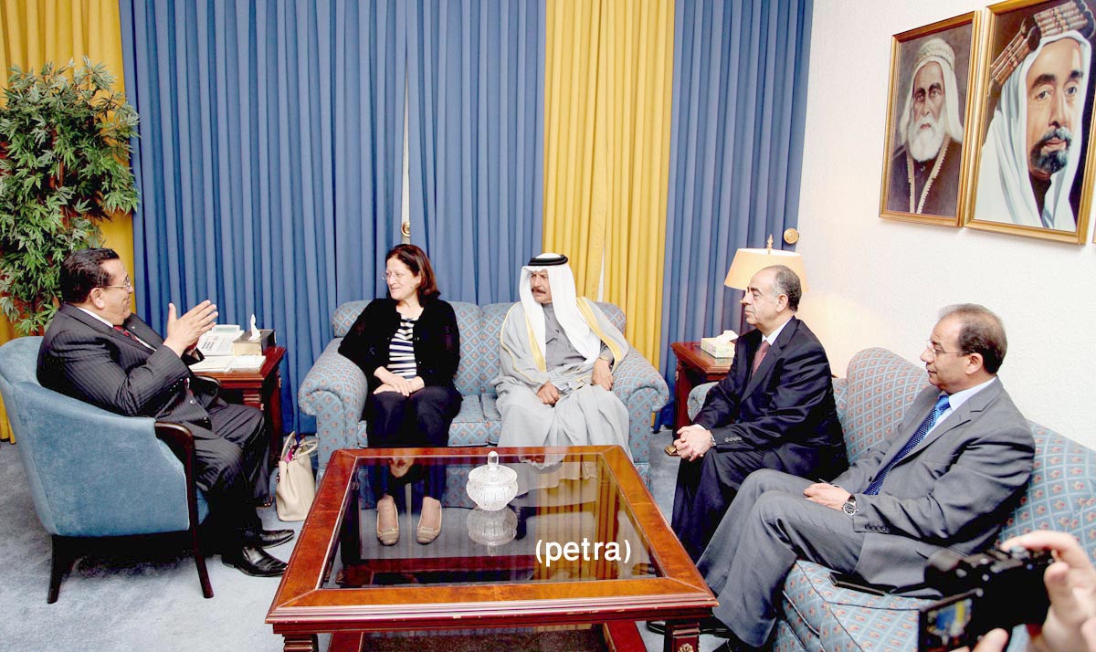 Senate president, Bahraini information minister discuss closer ties