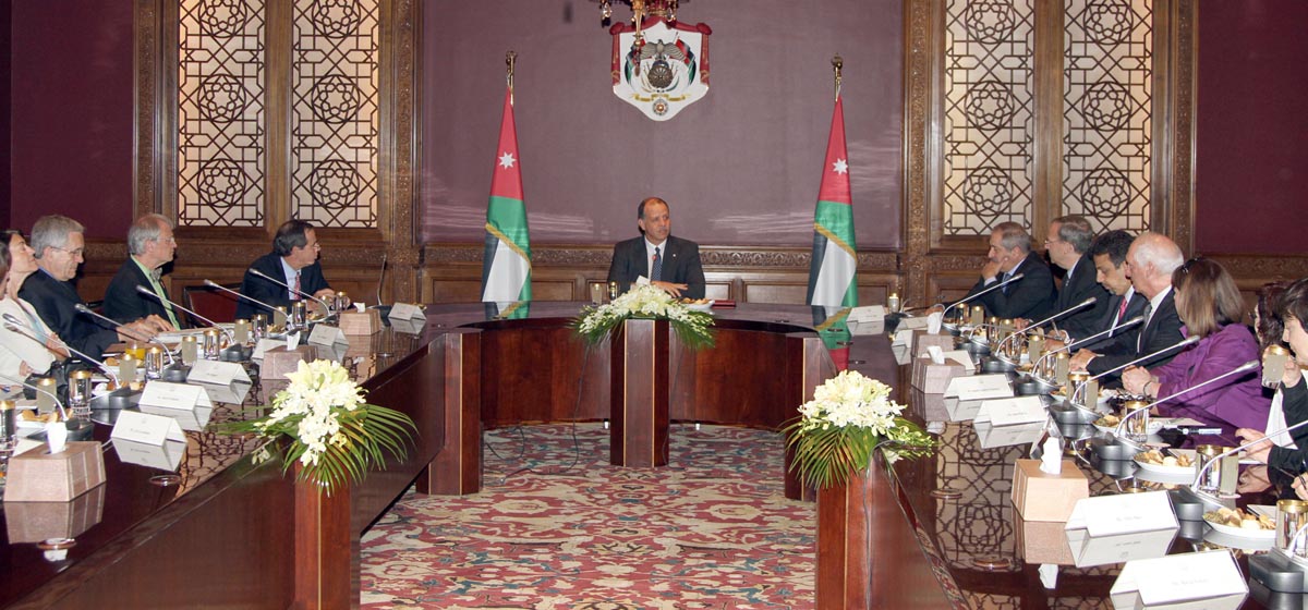 Regent, J Street team discuss Mideast peace efforts