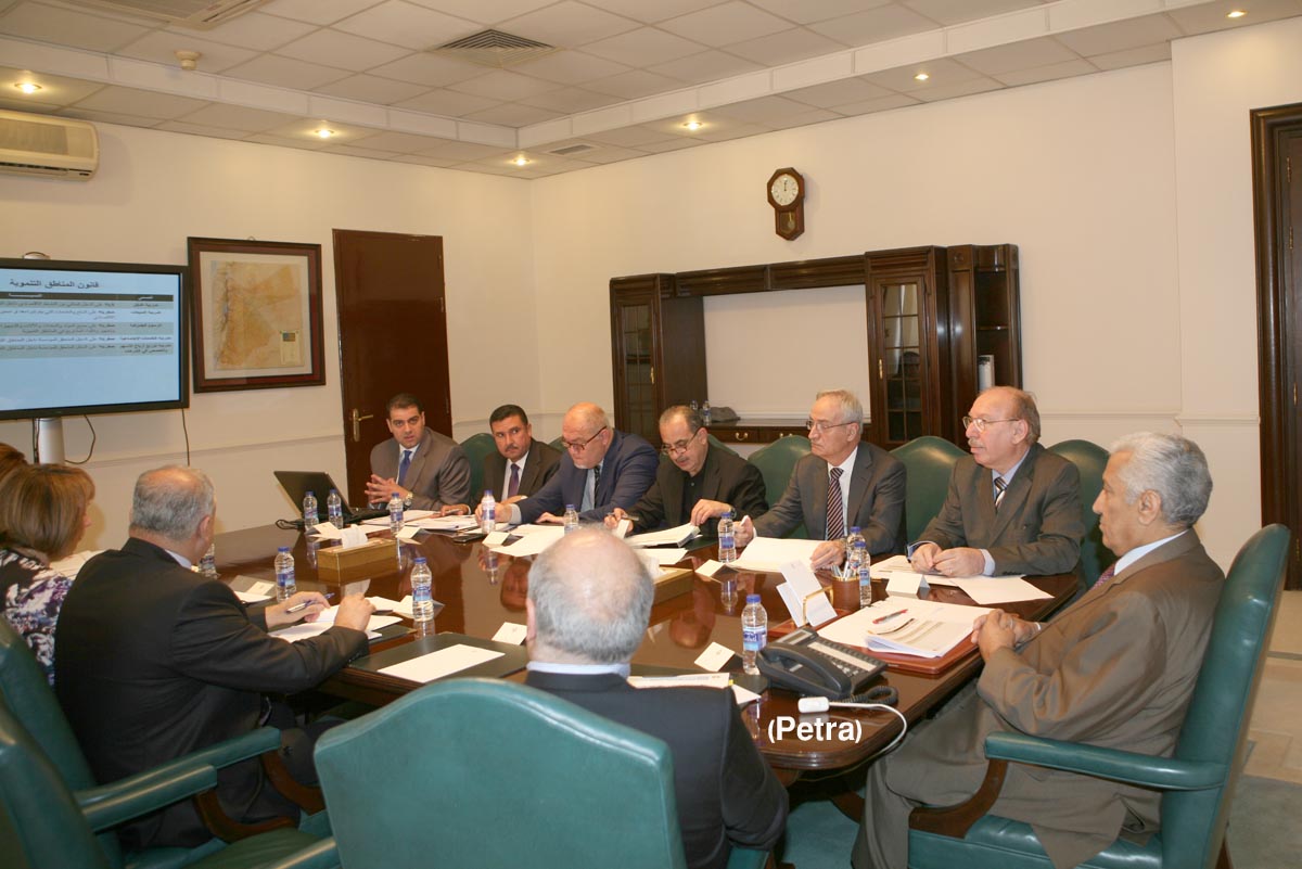 PM chairs meeting at Jordanian Industrial Estates Corporation