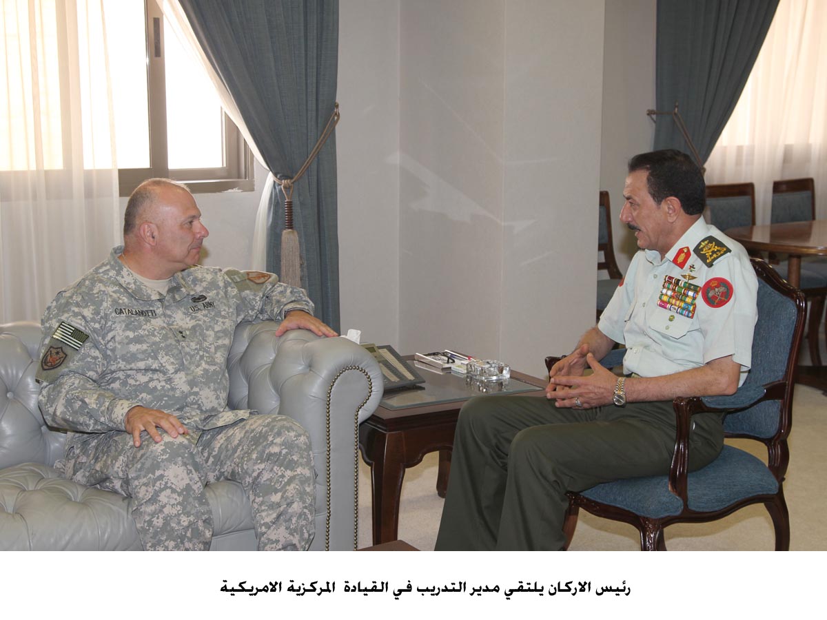 Army chief meets US military official