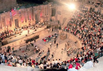 30,000 art fans attend Jerash festival