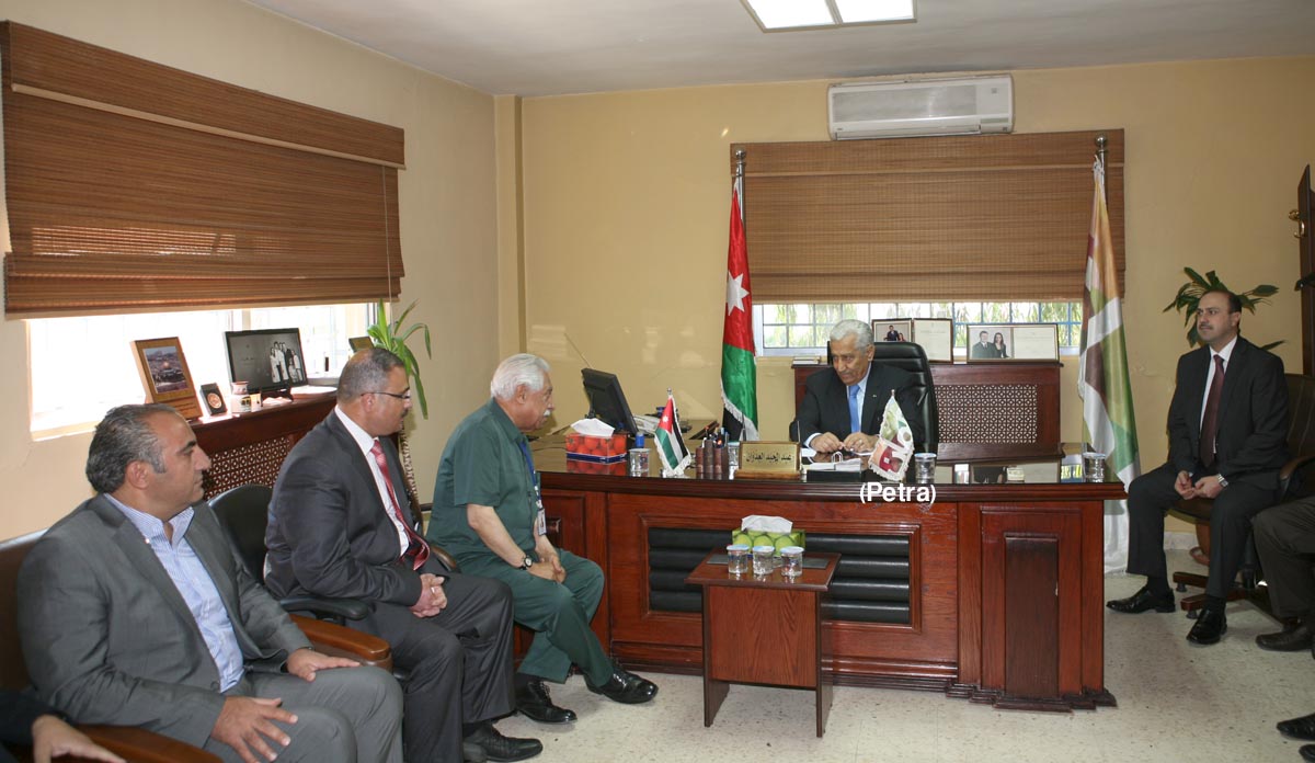 PM calls for enhancing regulatory measures at Central Market for fruits and vegetables