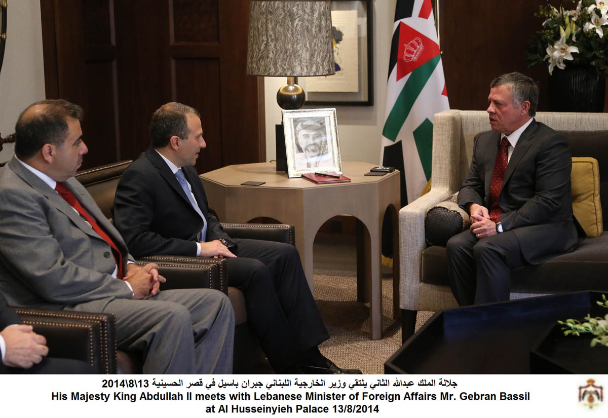 King discusses with Lebanese foreign minister ties, regional developments