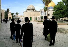 Israeli settlers storm Al-Aqsa Mosque