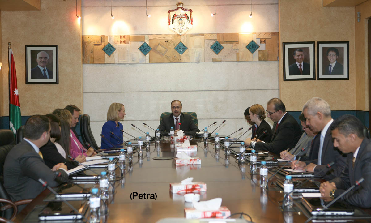 Momani highlights importance of King's participation in NATO summit