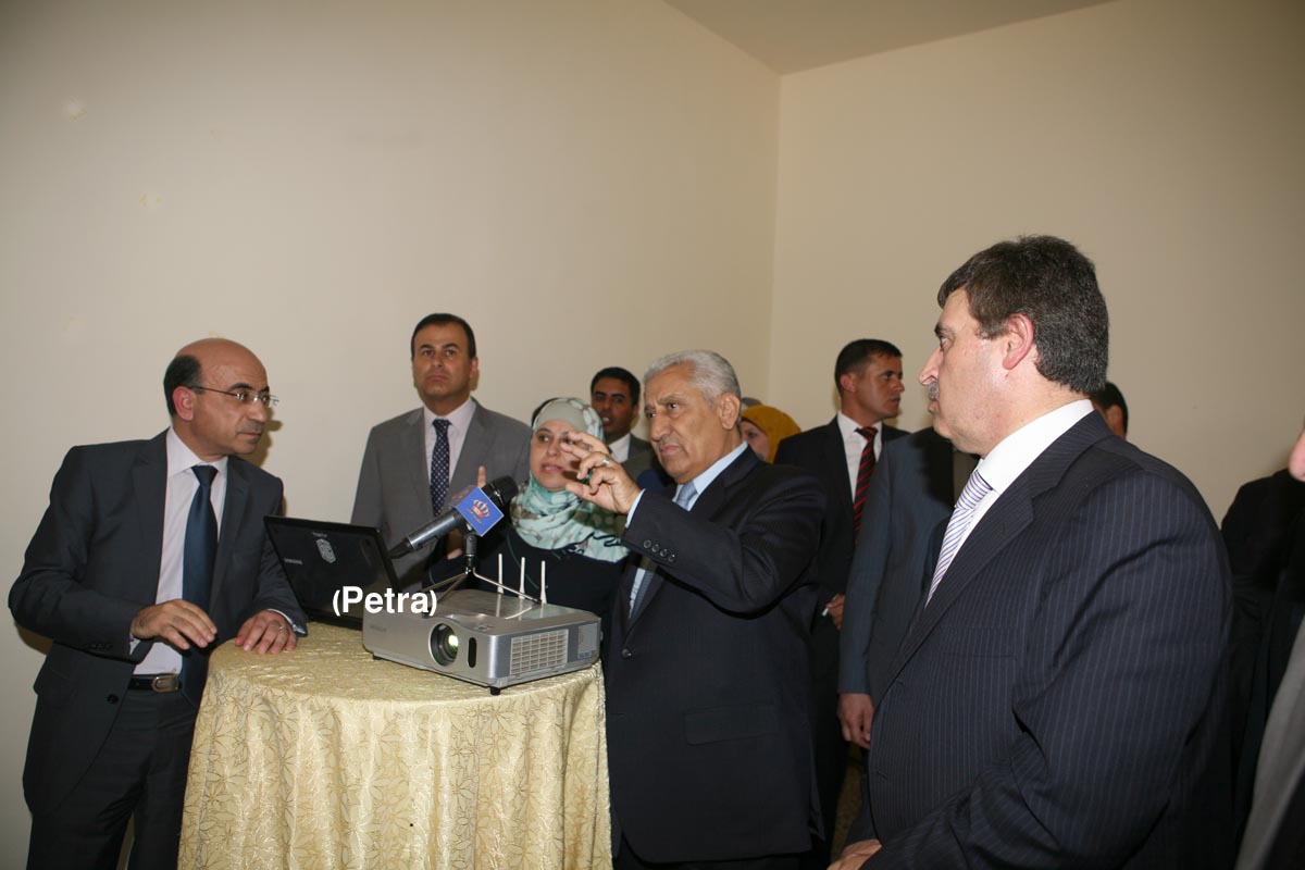 Ensour follows up on a national career exhibition