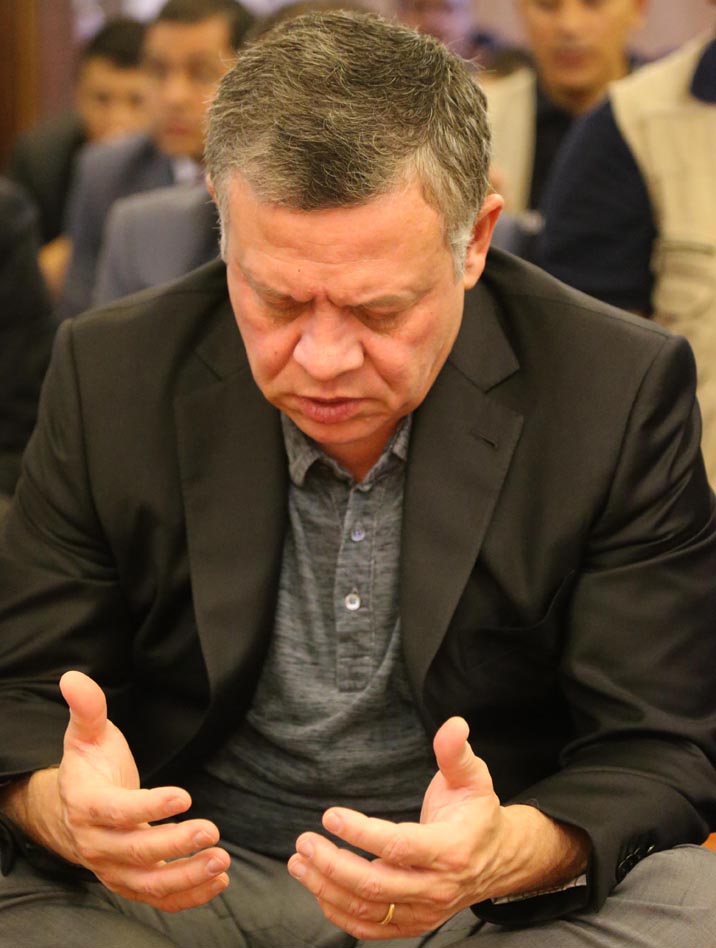 King receives cables on occasion of Eid Adha