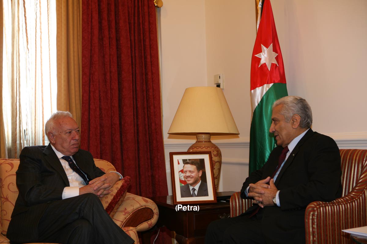 PM, Spanish foreign minister discuss ties, region