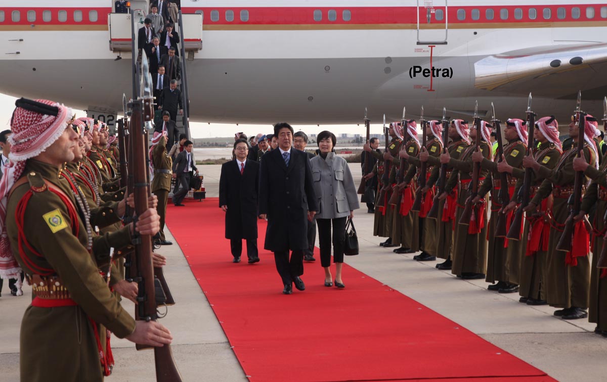 Japanese PM begins Jordan visit