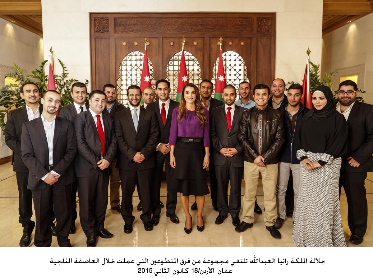 Queen meets local volunteer groups