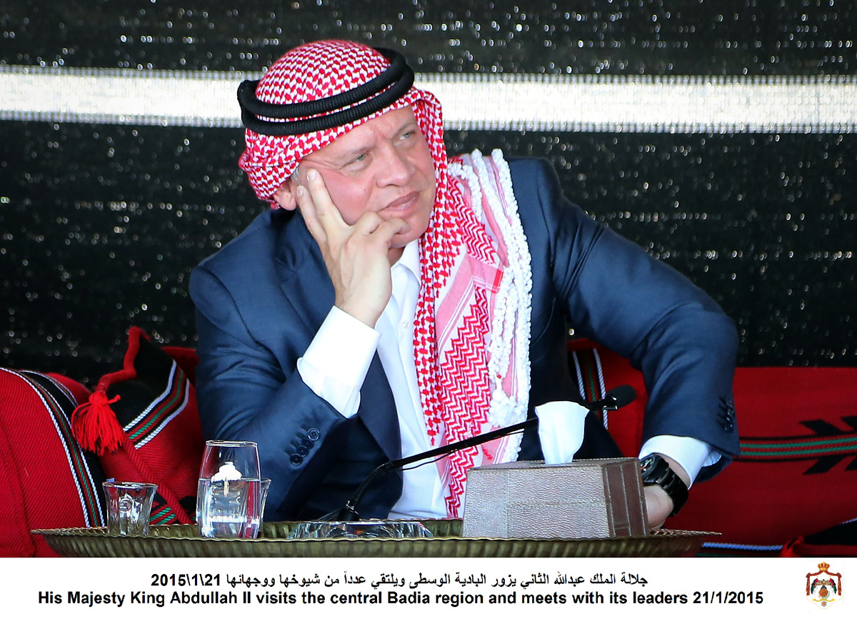 King meets tribal elders during tour of Central Badia