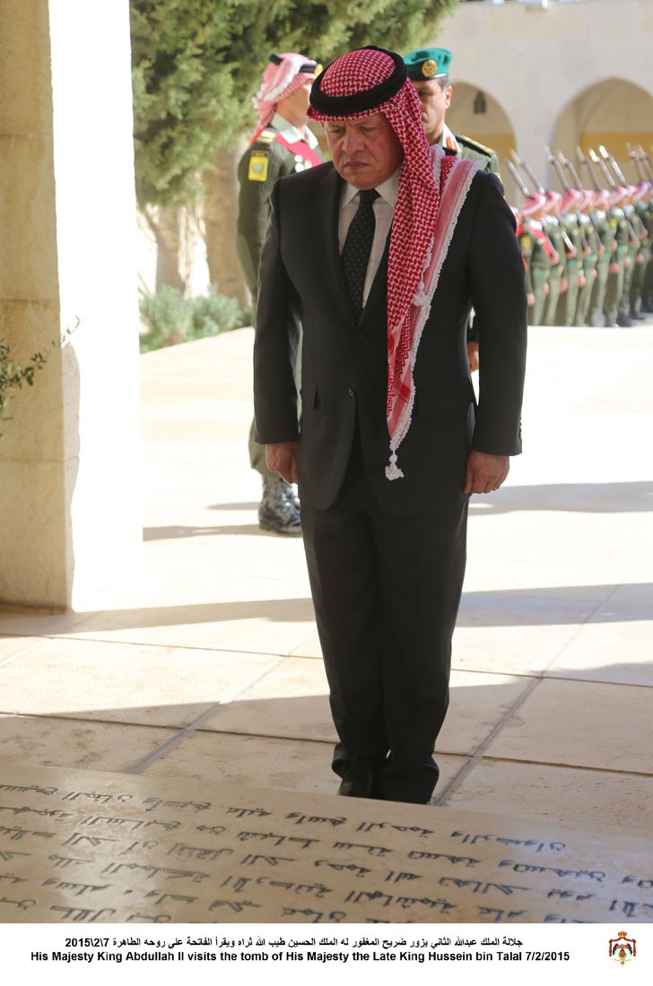 King visits tomb of late King Hussein