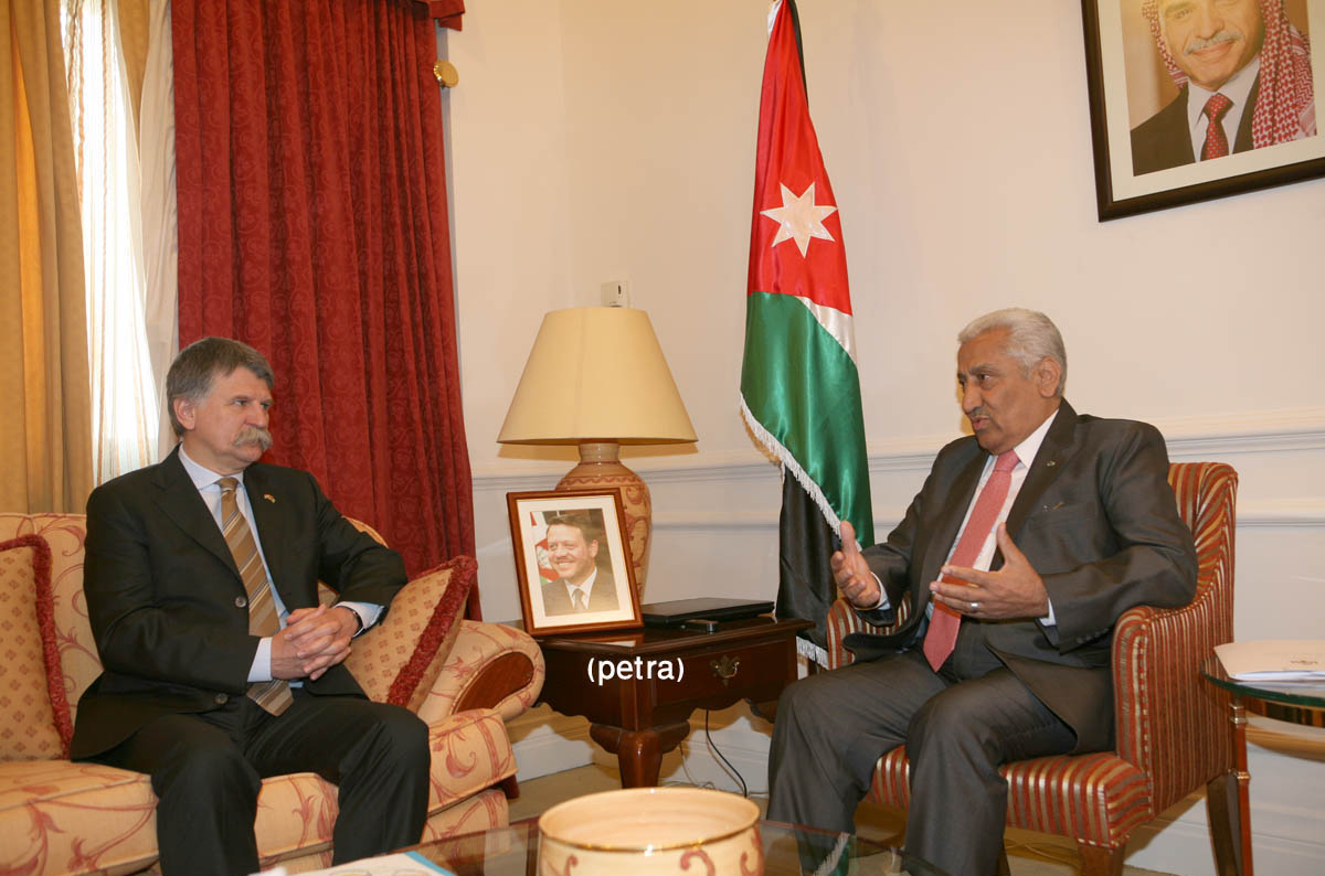PM discusses ties, region with Hungarian National Assembly Speaker