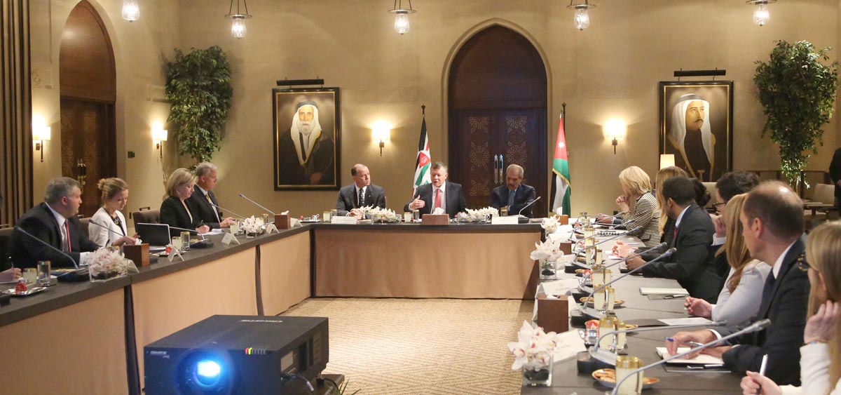 King meets with U.S. congressional aides delegation