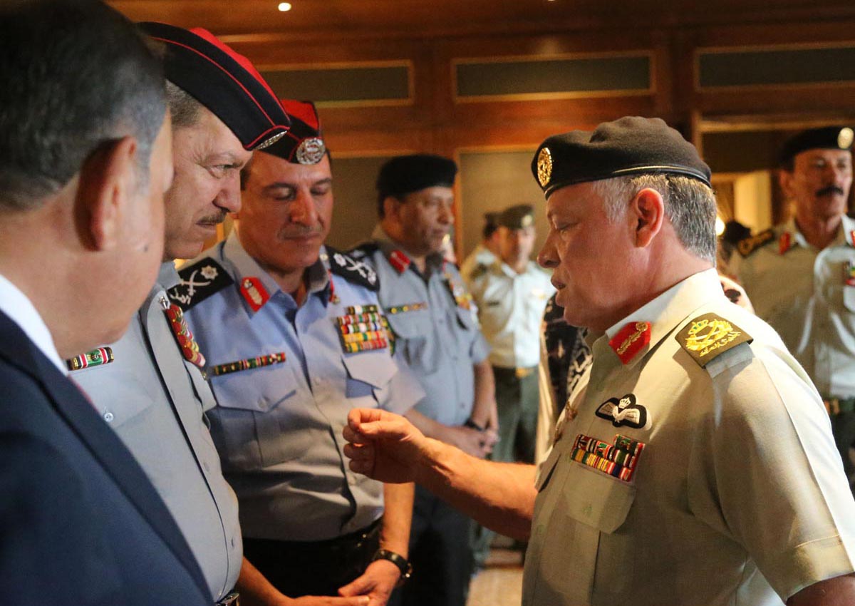 King holds reception after Hashemites flag handing over ceremony