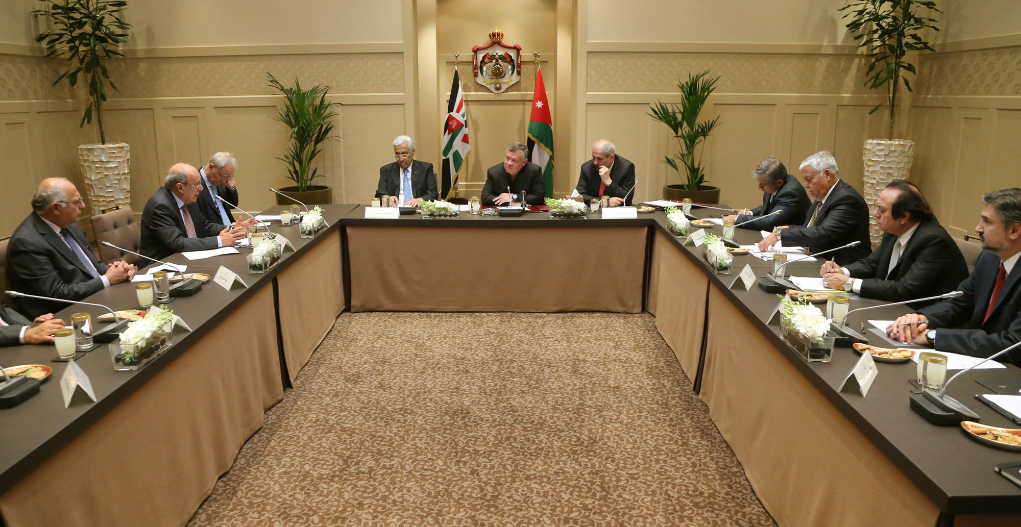 King: Achieving sustainable growth key priority in economic plans