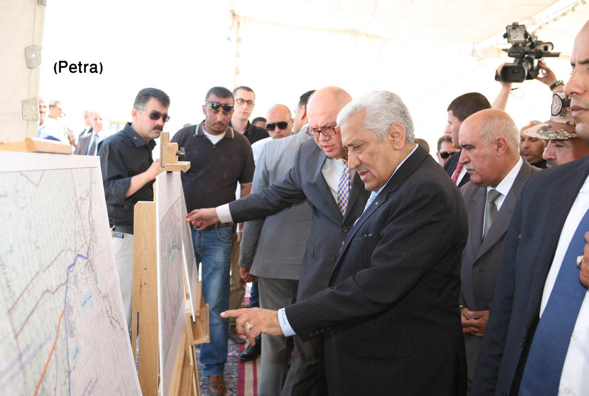 PM attends launch of Southern Shouneh-Al Kafrayn road project