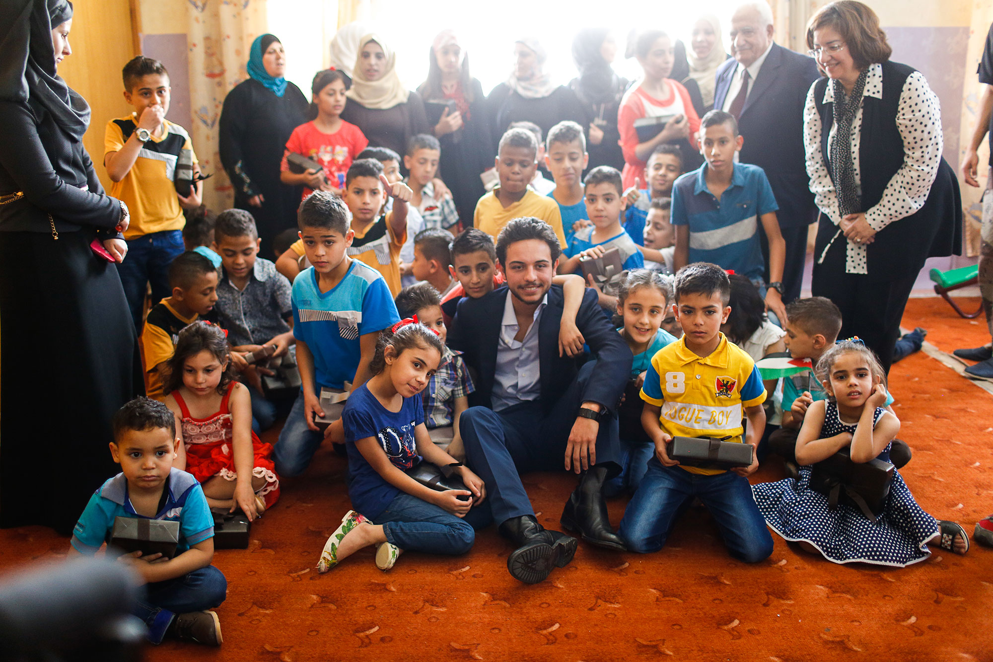 Crown Prince visits Omar Bin Al Khattab Charitable Society in Zarqa