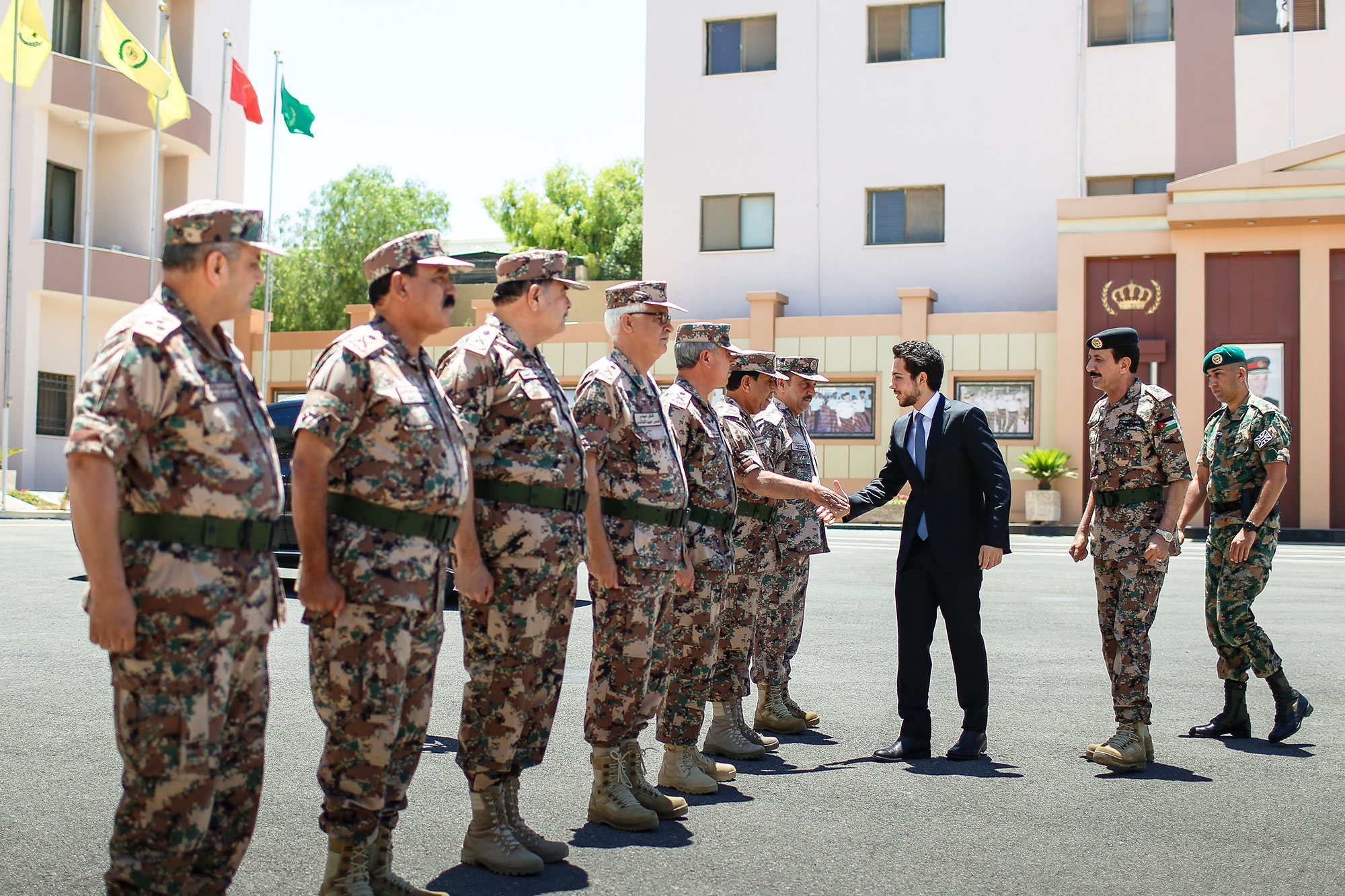 Crown Prince visits army headquarters