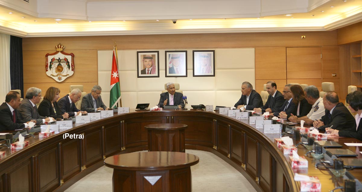 PM promises solutions to slow Aqaba container handling
