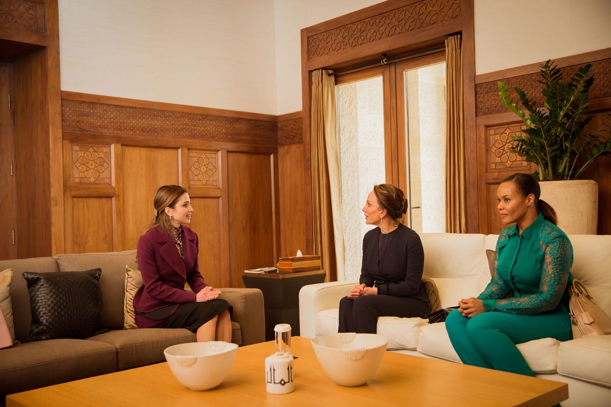 Queen Rania meets with First Lady of Gabon