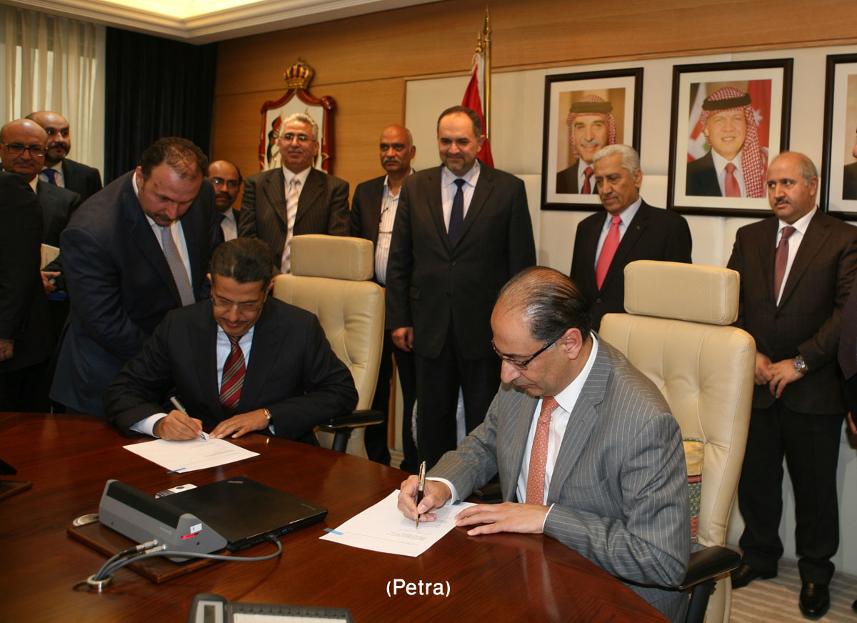 Gov't, ACWA Power ink an agreement to rehabilitate Hussein Station