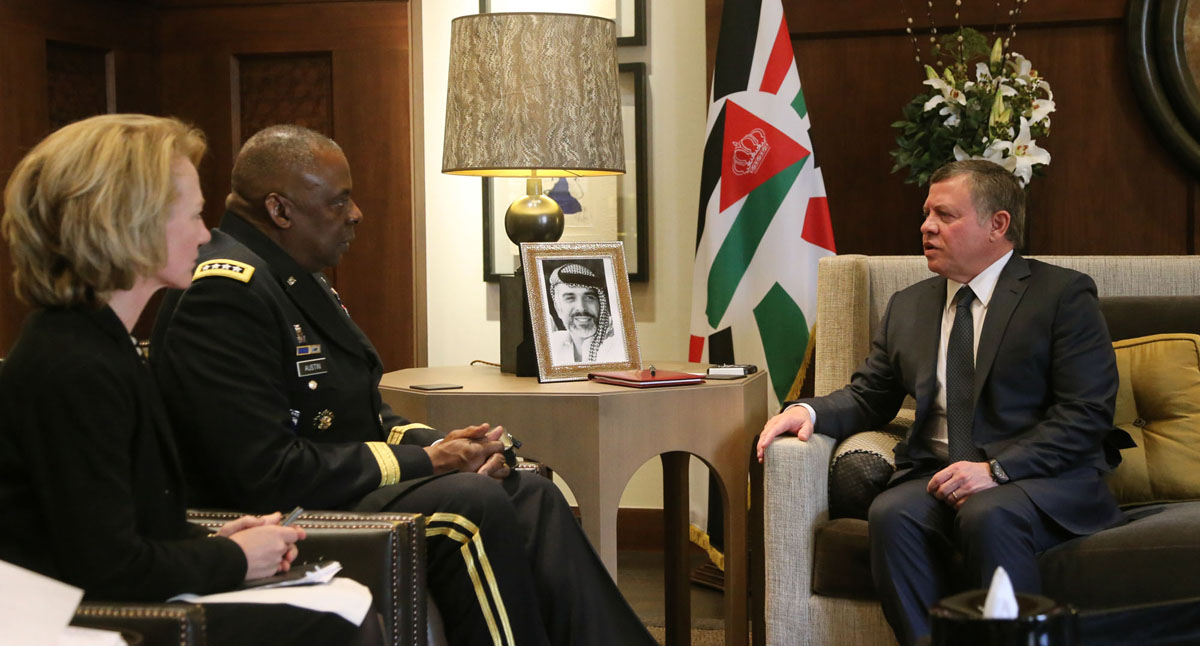 King meets with U.S. CENTCOM chief