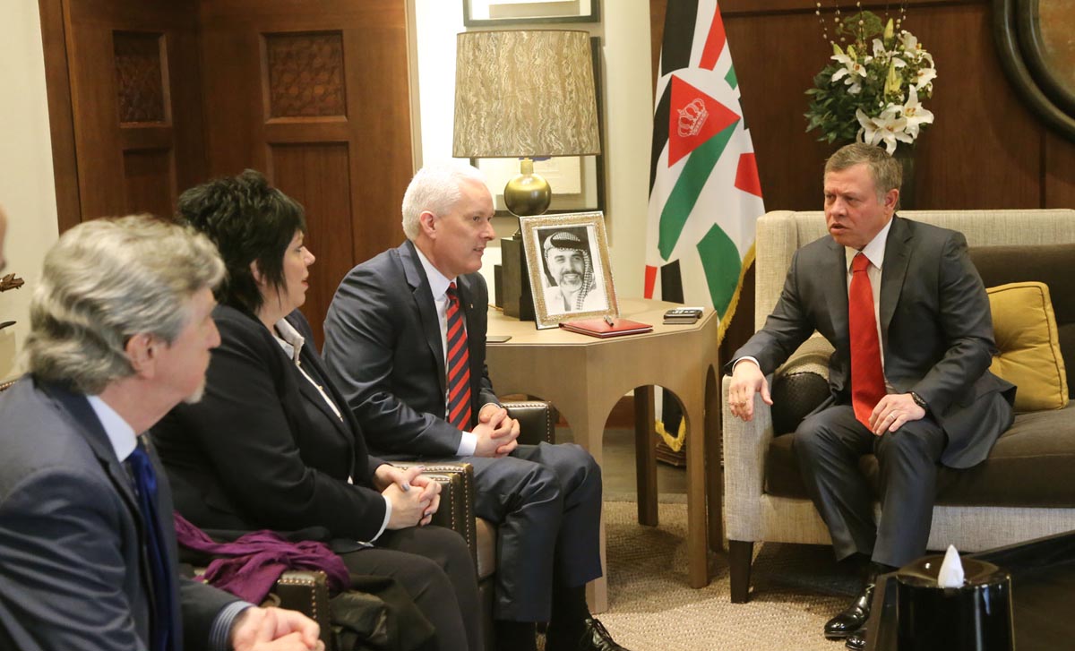 King stresses importance of restoring momentum to peace process