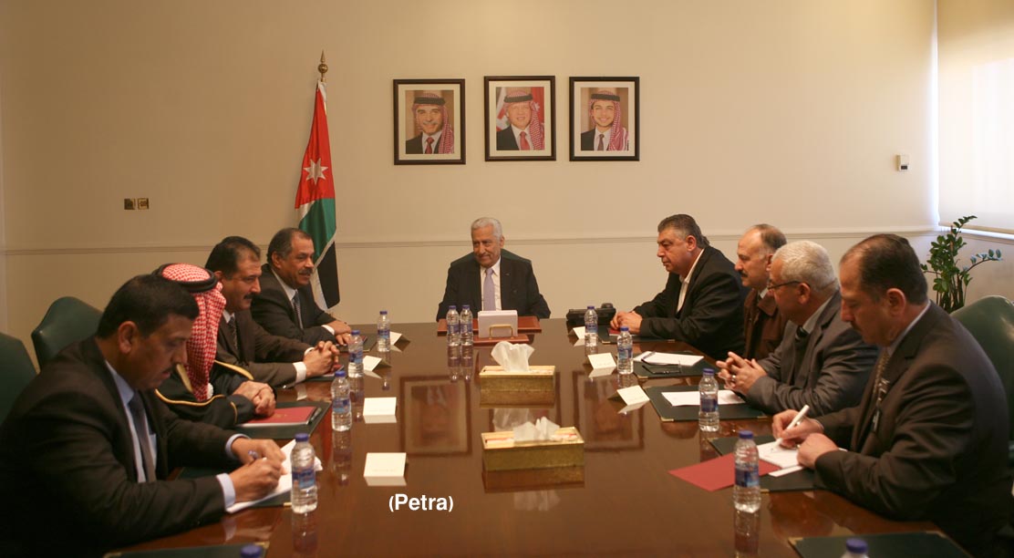 PM meets heads of institutions operating in services field in Baqaa Camp