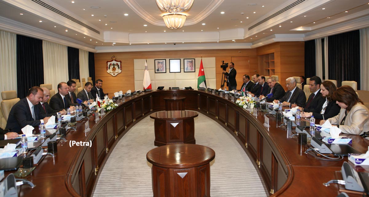 PM, Maltese counterpart discuss ties, region