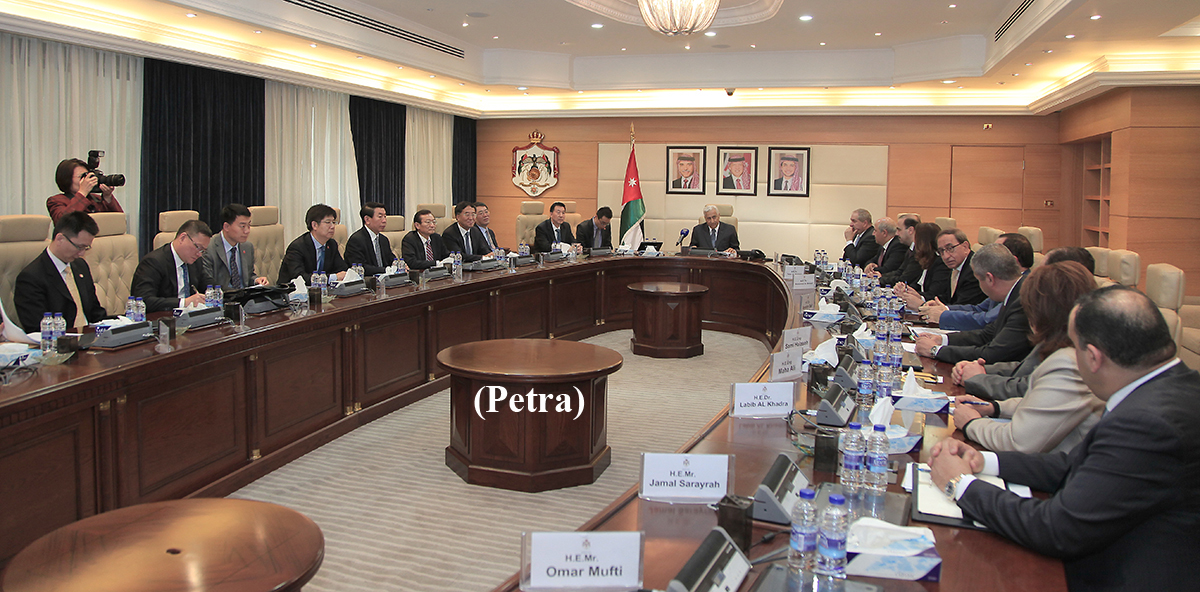 PM holds talks with China's State Councilor