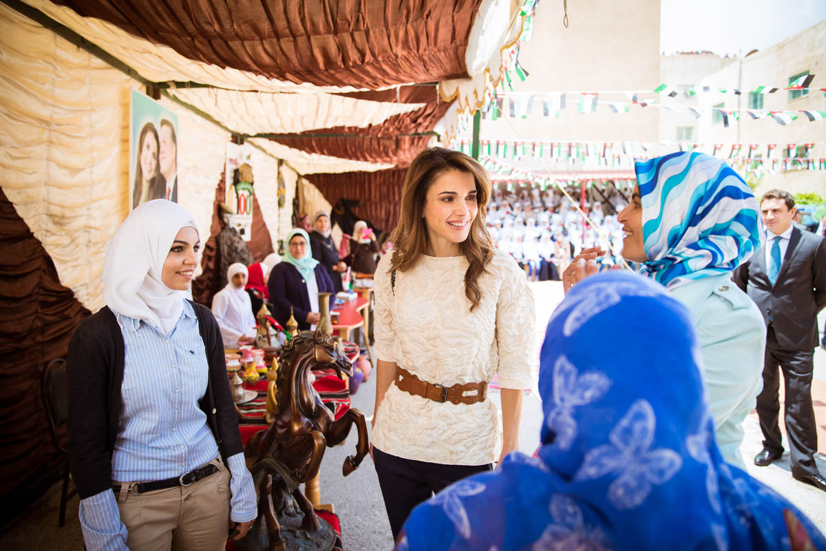 Queen Rania celebrates Independence Day with students of Safout Secondary School for Girls